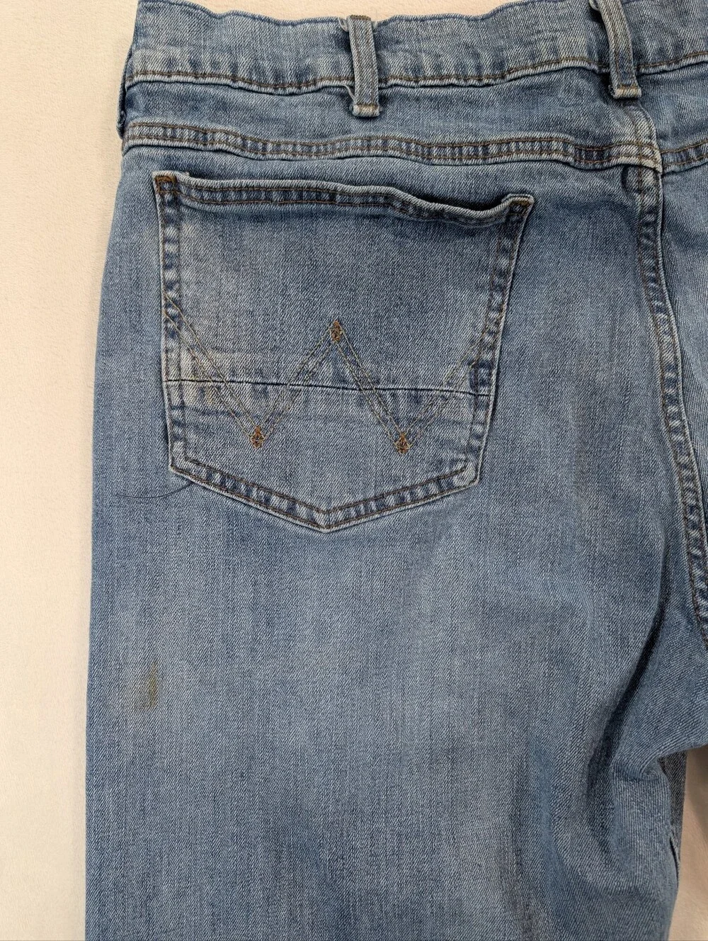 Wrangler Retro Bootcut Jeans Light Wash | W Stitching Denim | Mens 40 x 34‎